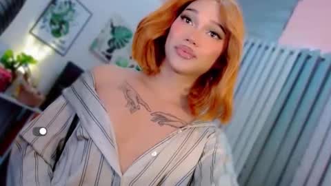 Snapshot of elvie_hughes chatting on October 2025 11:33:02 AM elvie_hughes online show from October 2025 11:33:02 AM