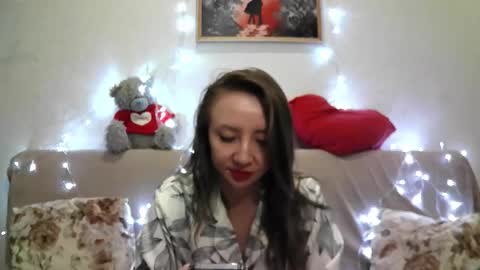 Snapshot of elvinasweet chatting on December 2025 01:32:02 AM ElvinaSweet online show from December 2025 01:32:02 AM