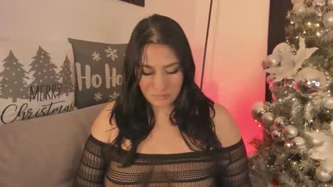 Snapshot of elyross_ chatting on November 2025 12:35:02 AM Ross online show from November 2025 12:35:02 AM