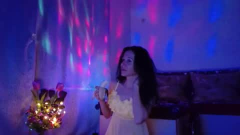 Elisa online show from January 2025 07:00:01 PM