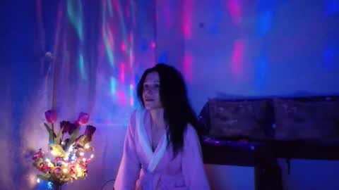 Elisa online show from February 2025 08:44:01 PM