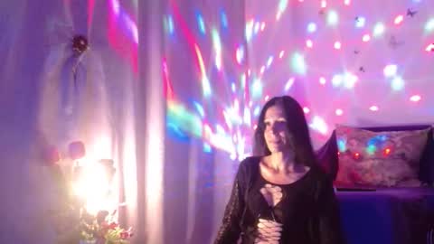 Elisa online show from October 2025 05:41:02 PM