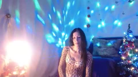 Elisa online show from December 2025 07:11:02 PM