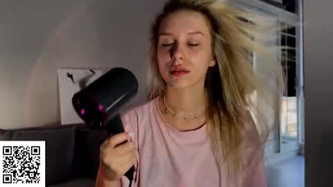 Elysia online show from November 2025 05:30:02 AM