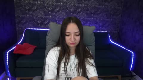 Snapshot of elyslunar_ chatting on December 2024 10:01:02 AM Call me Elis online show from December 2024 10:01:02 AM