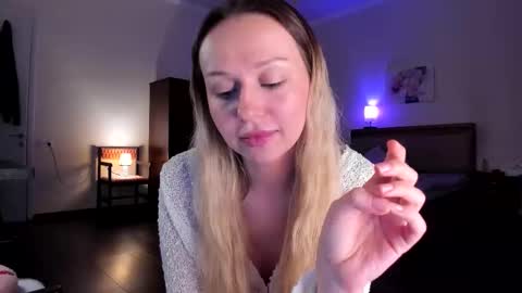 Snapshot of em_emilie chatting on March 2026 06:03:02 PM Emilie online show from March 2026 06:03:02 PM