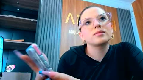 Snapshot of ema_04 chatting on August 2026 06:11:01 PM Estefany Martinez Acua INSTAGRAM ema 04oficial online show from August 2026 06:11:01 PM