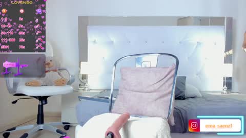 Snapshot of ema_saenz_ chatting on January 2025 10:25:02 AM Sofia online show from January 2025 10:25:02 AM