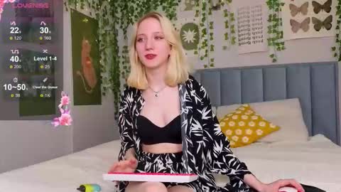 Emma online show from December 2025 12:03:02 PM