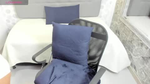Snapshot of emahills__axelrose chatting on September 2025 10:31:01 PM emahills__axelrose online show from September 2025 10:31:01 PM