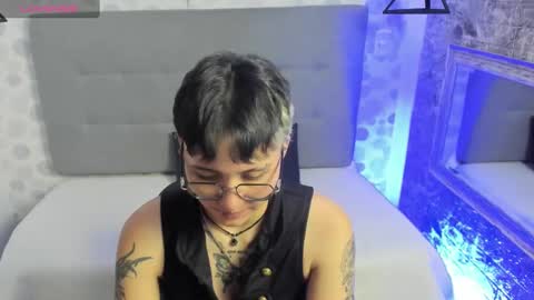 Snapshot of emahills__axelrose chatting on September 2025 02:23:01 AM emahills__axelrose online show from September 2025 02:23:01 AM