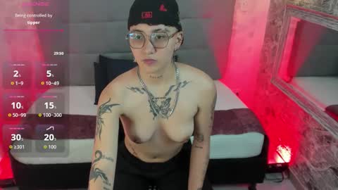 Snapshot of emahills__axelrose chatting on October 2025 02:15:01 AM emahills__axelrose online show from October 2025 02:15:01 AM
