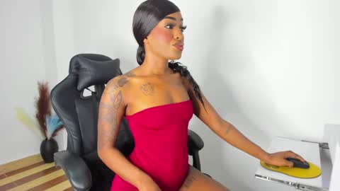 Snapshot of emattaylor chatting on December 2024 11:07:02 AM . online show from December 2024 11:07:02 AM