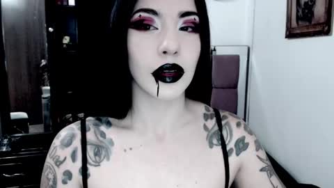 Snapshot of emearld_black chatting on September 2025 04:47:02 AM Emerald Black online show from September 2025 04:47:02 AM