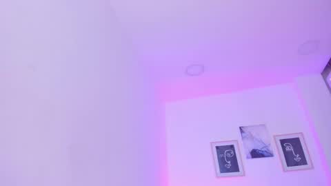 emelie_89 online show from March 2025 12:20:01 PM