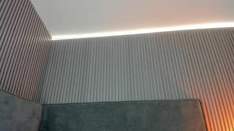 emelie_89 online show from November 2025 01:20:01 PM