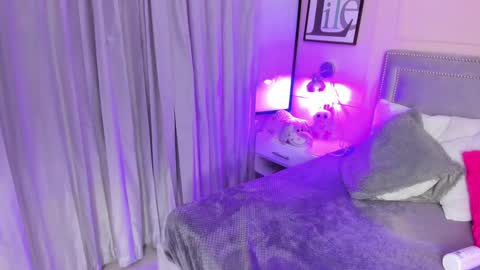 Snapshot of emelie_ch_ chatting on December 2024 12:52:02 AM Emily  online show from December 2024 12:52:02 AM