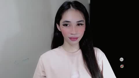 Snapshot of emelyn_fuckdoll chatting on December 2024 06:46:01 AM Scarlett online show from December 2024 06:46:01 AM