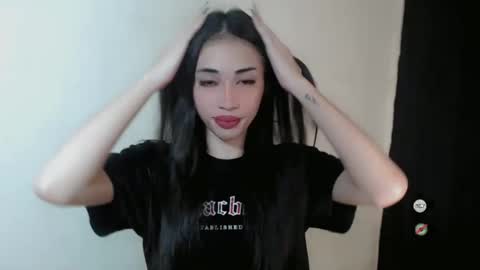 Snapshot of emelyn_fuckdoll chatting on January 2025 06:49:02 AM Scarlett online show from January 2025 06:49:02 AM