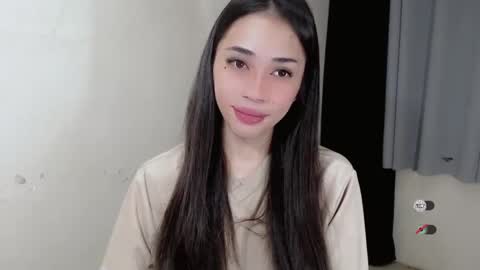 Snapshot of emelyn_fuckdoll chatting on February 2025 06:03:01 AM Scarlett online show from February 2025 06:03:01 AM