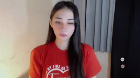 Snapshot of emelyn_fuckdoll chatting on February 2025 01:05:01 PM Scarlett online show from February 2025 01:05:01 PM