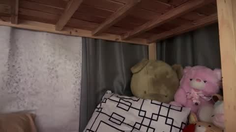 Emerald online show from October 2025 01:16:01 AM