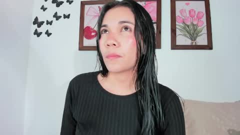 Snapshot of emiily_parkerr chatting on May 2026 10:27:01 PM Emily online show from May 2026 10:27:01 PM