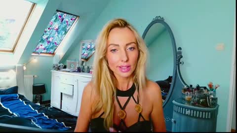 Emila online show from February 2025 10:30:01 AM