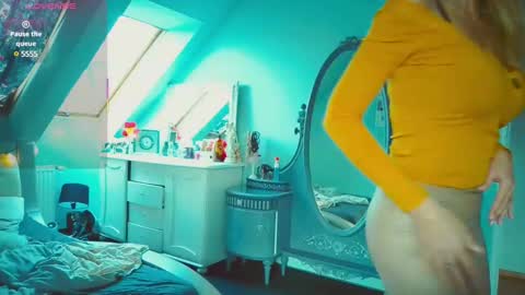 Emila online show from March 2025 12:22:02 PM