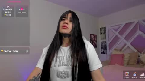 emilayton_ online show from September 2025 07:37:02 PM