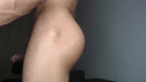 emile_239 online show from December 2025 01:32:01 AM