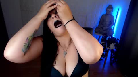 POWERFULL GODDESS EMILI online show from December 2024 12:40:02 AM