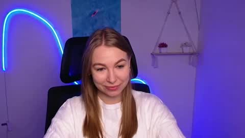 Emilia online show from November 2025 06:36:01 AM