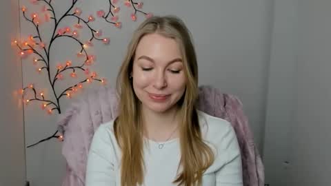 Emilia online show from December 2025 06:41:02 AM