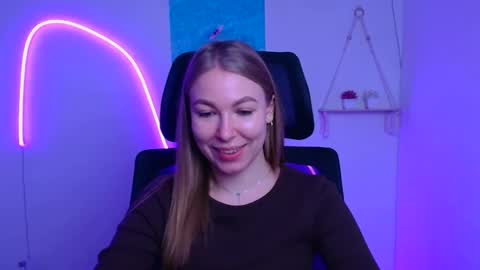 Emilia online show from December 2025 06:42:02 AM