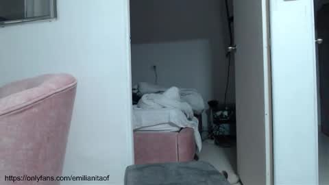 emilianita online show from October 2025 03:41:02 AM