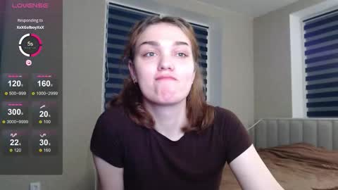 Emi online show from October 2025 10:19:01 PM