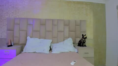 Snapshot of emiliarose_ chatting on February 2025 08:58:02 PM EmiliaRose online show from February 2025 08:58:02 PM