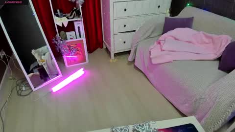 Emiliya online show from December 2024 01:52:02 AM