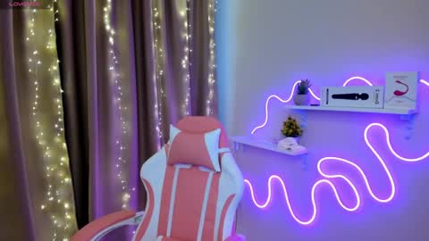 Emiliya online show from March 2025 02:25:01 AM