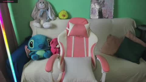 Snapshot of emiliyaqueen chatting on April 2026 08:29:02 AM Emiliya online show from April 2026 08:29:02 AM