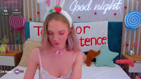 Emilly online show from October 2025 05:35:02 AM