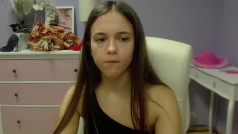 Snapshot of emilly_lust99 chatting on March 2025 07:30:02 AM Emilly online show from March 2025 07:30:02 AM