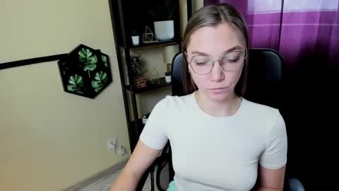 Emilly online show from February 2025 10:15:02 AM