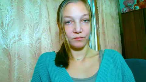 Emilly online show from November 2025 10:58:01 AM