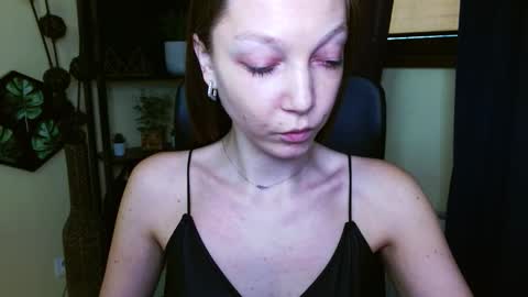 Emilly online show from March 2026 09:49:02 AM