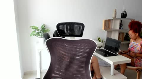 Emilly  online show from March 2025 03:02:01 PM