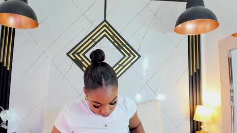 Emilly online show from December 2025 12:45:01 PM