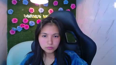 Snapshot of emiluna_a chatting on June 2026 10:52:01 PM emiluna_a online show from June 2026 10:52:01 PM