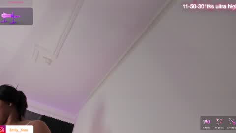 Snapshot of emily___fox chatting on January 2025 02:51:02 PM Emily online show from January 2025 02:51:02 PM